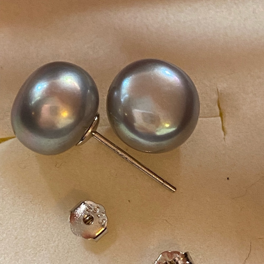 10mm grey fresh water pearl stud